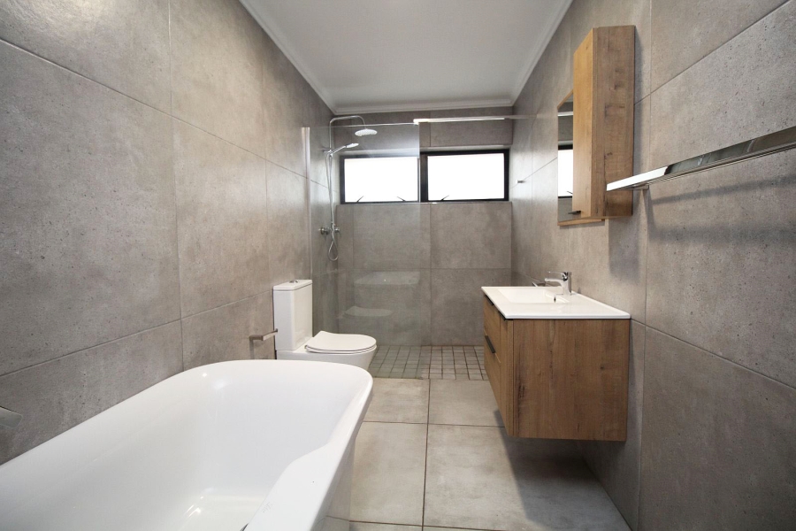 3 Bedroom Property for Sale in Calypso Beach Western Cape